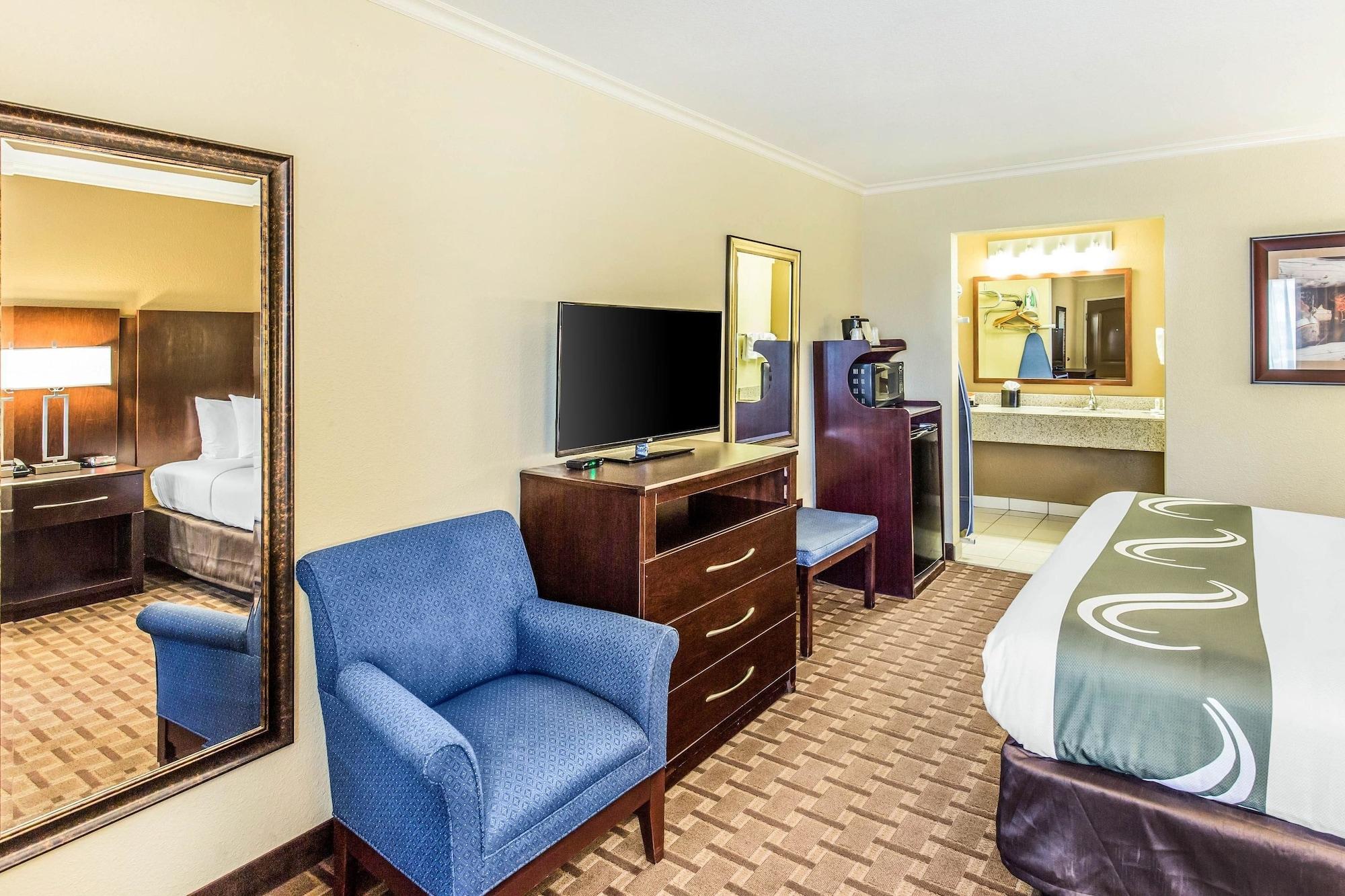 Quality Inn & Suites Абилин Екстериор снимка