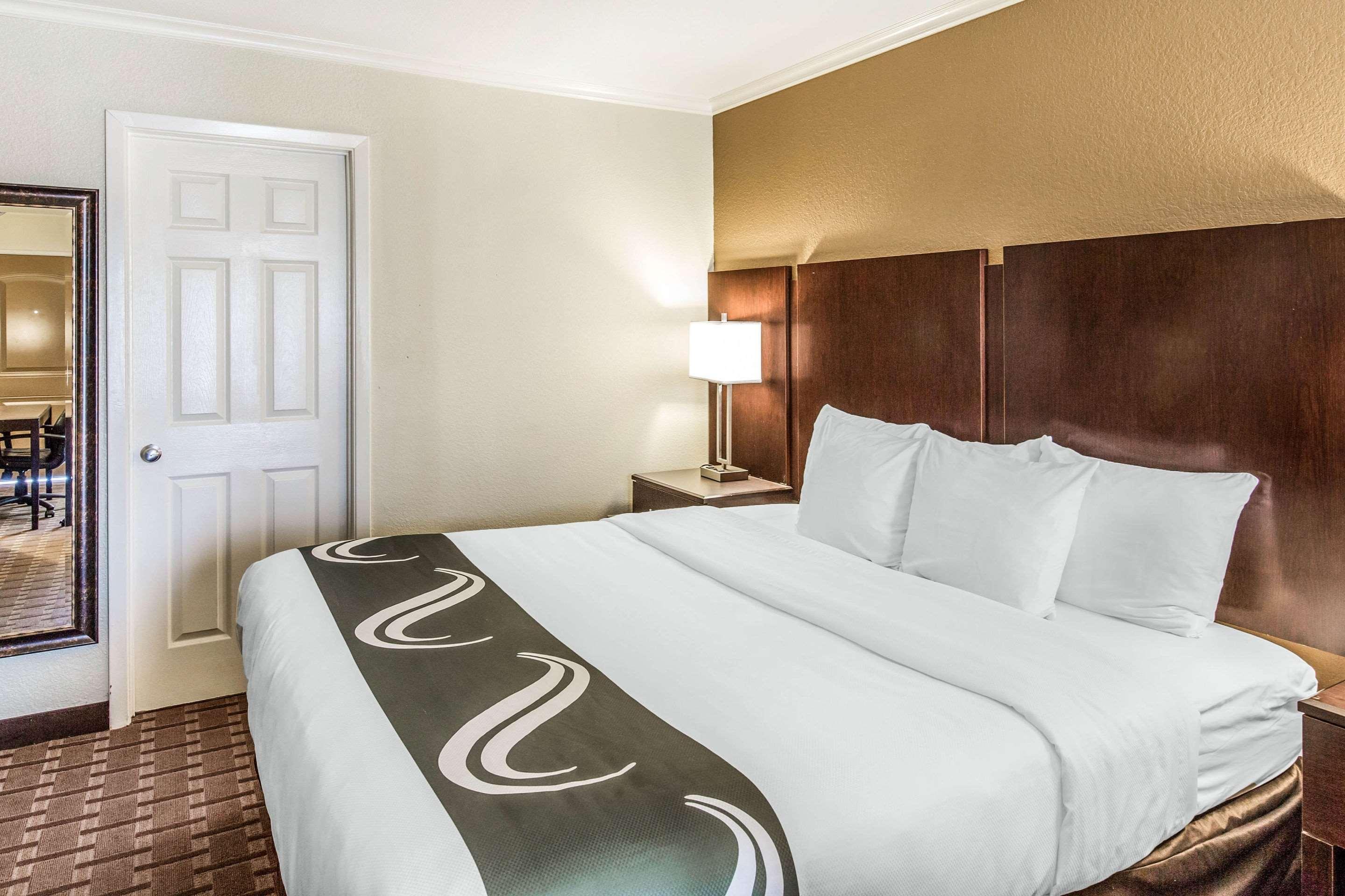 Quality Inn & Suites Абилин Екстериор снимка