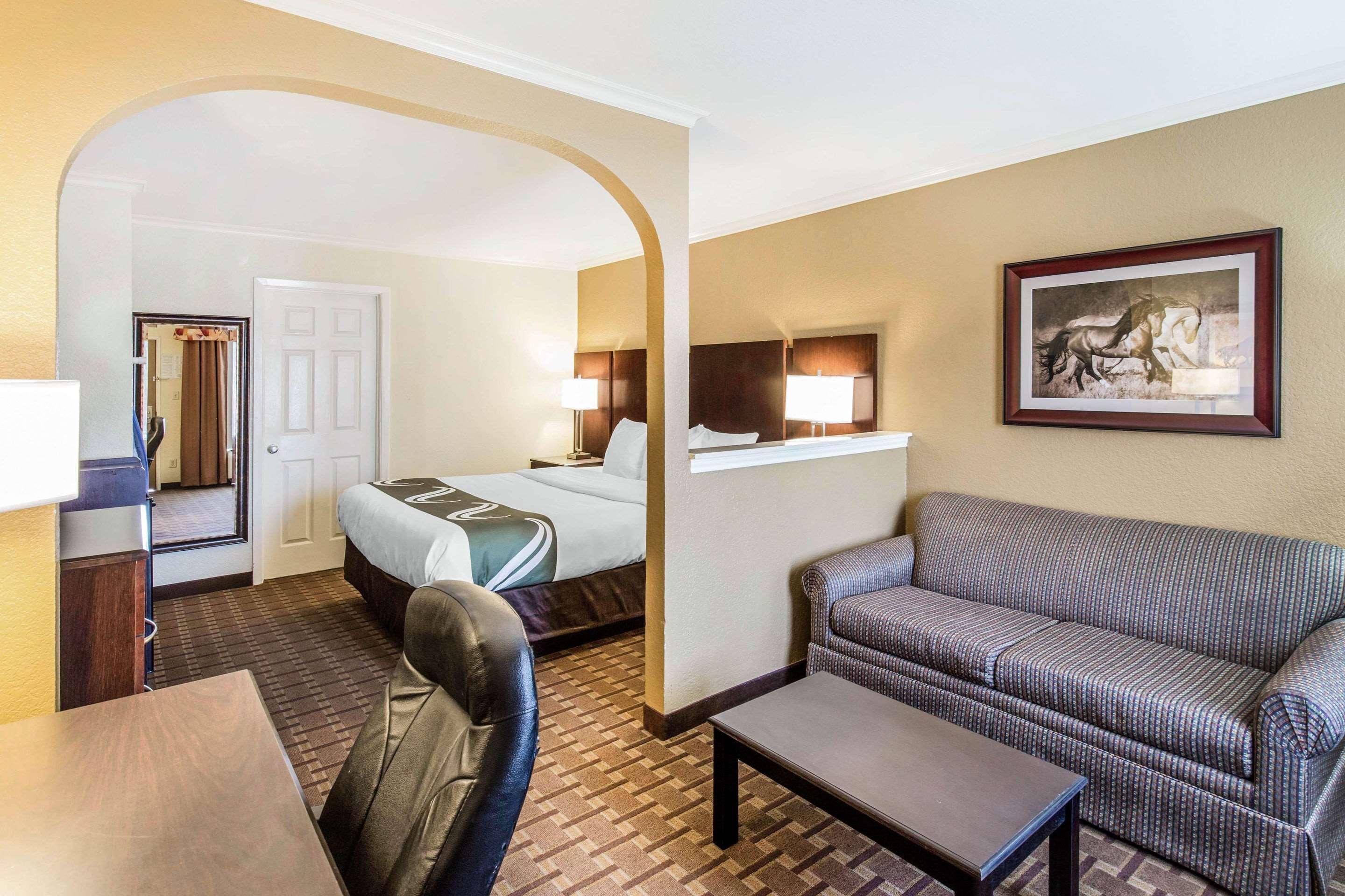Quality Inn & Suites Абилин Екстериор снимка