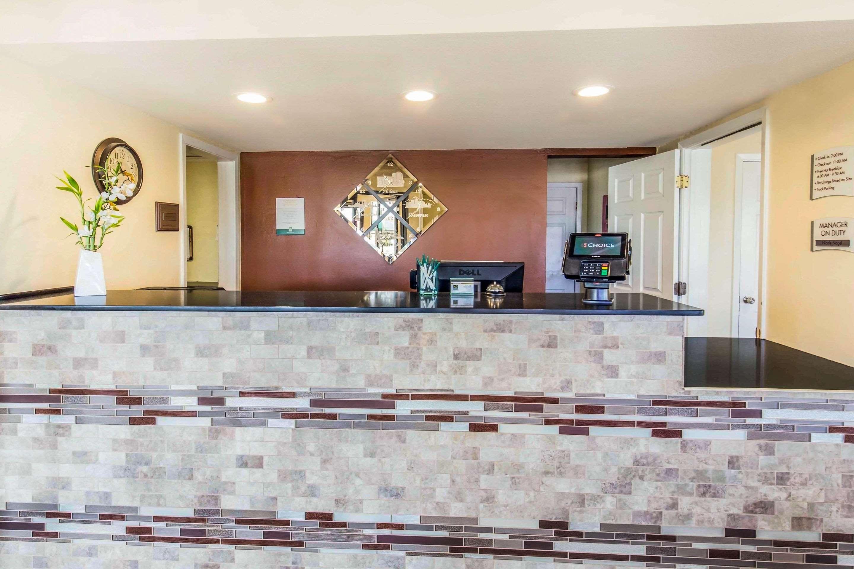 Quality Inn & Suites Абилин Екстериор снимка
