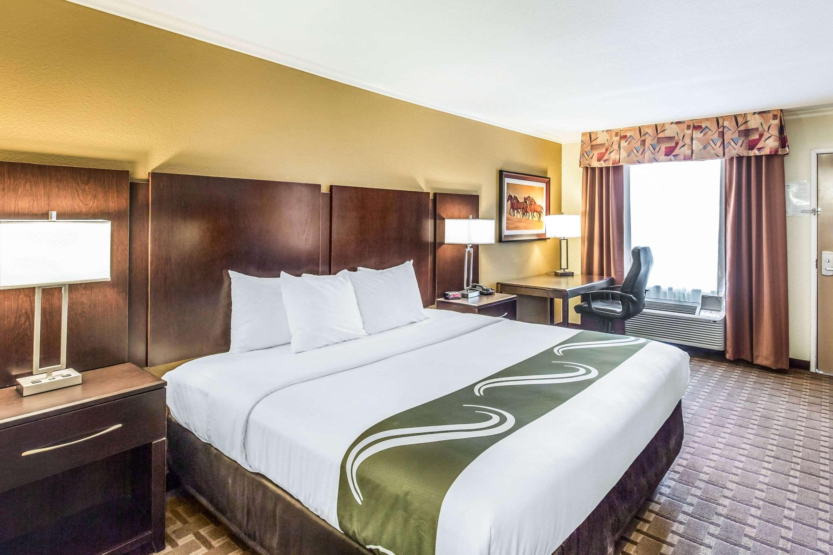 Quality Inn & Suites Абилин Екстериор снимка