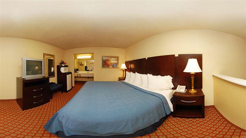 Quality Inn & Suites Абилин Екстериор снимка