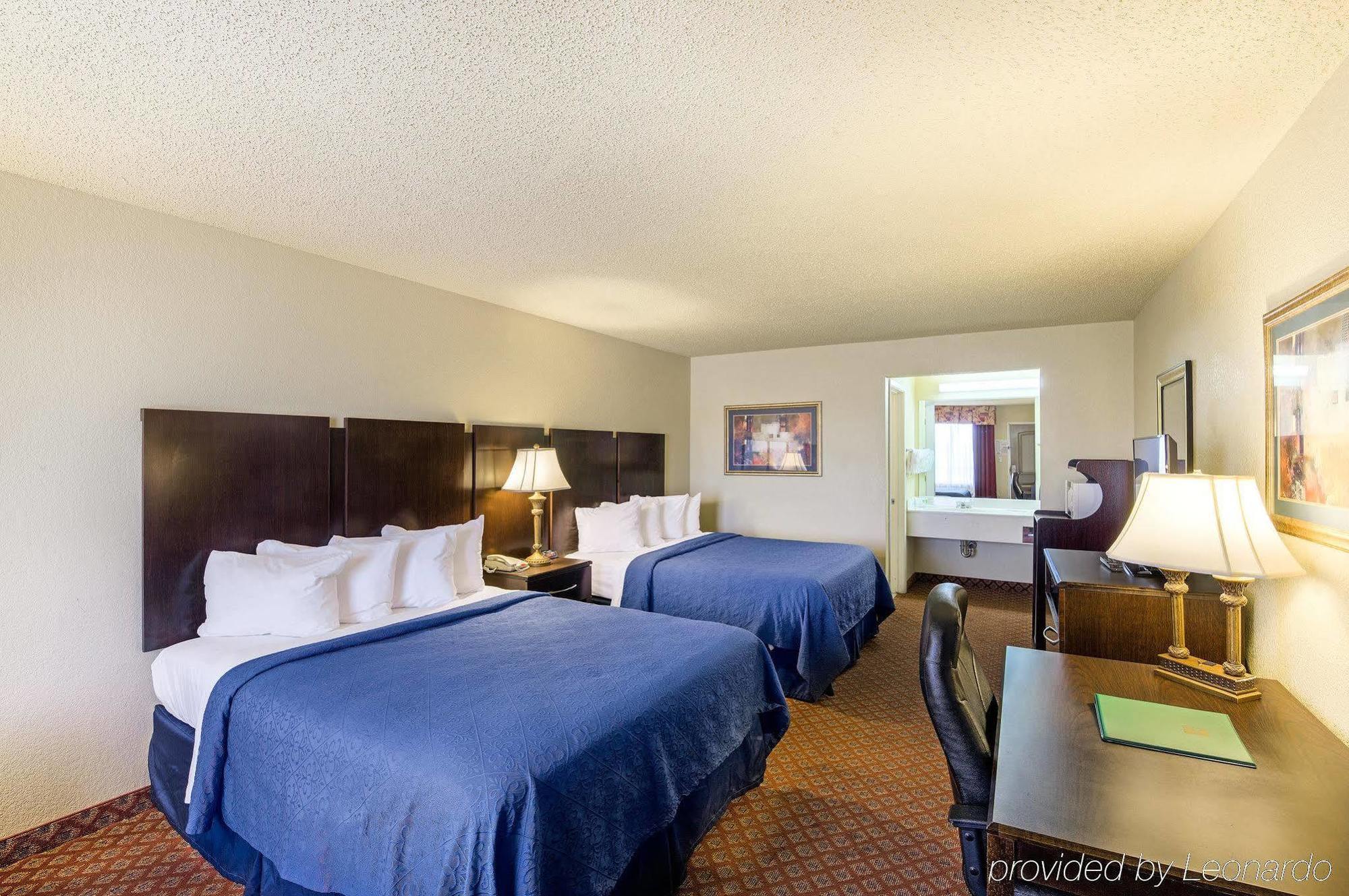 Quality Inn & Suites Абилин Екстериор снимка