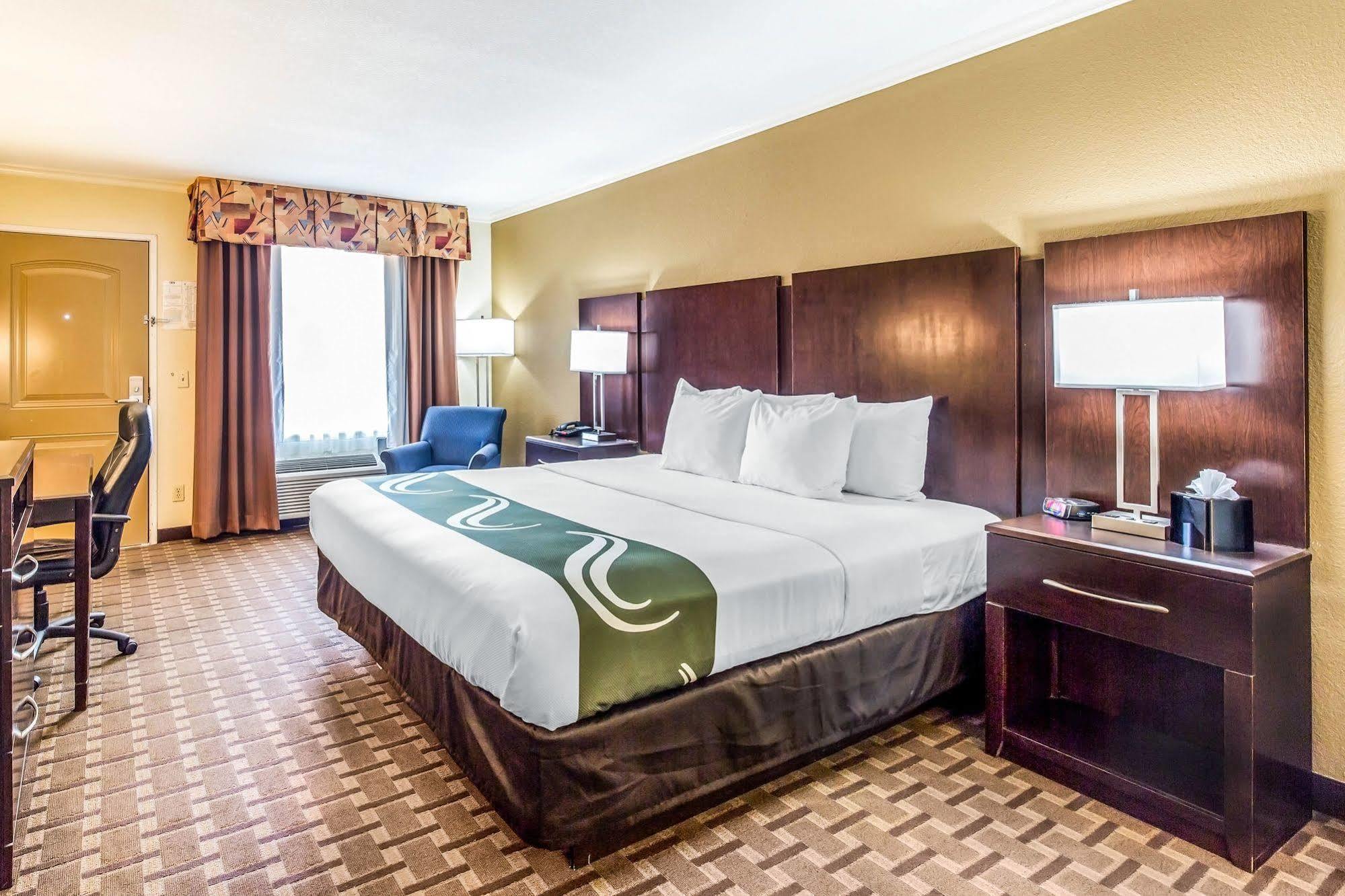 Quality Inn & Suites Абилин Екстериор снимка