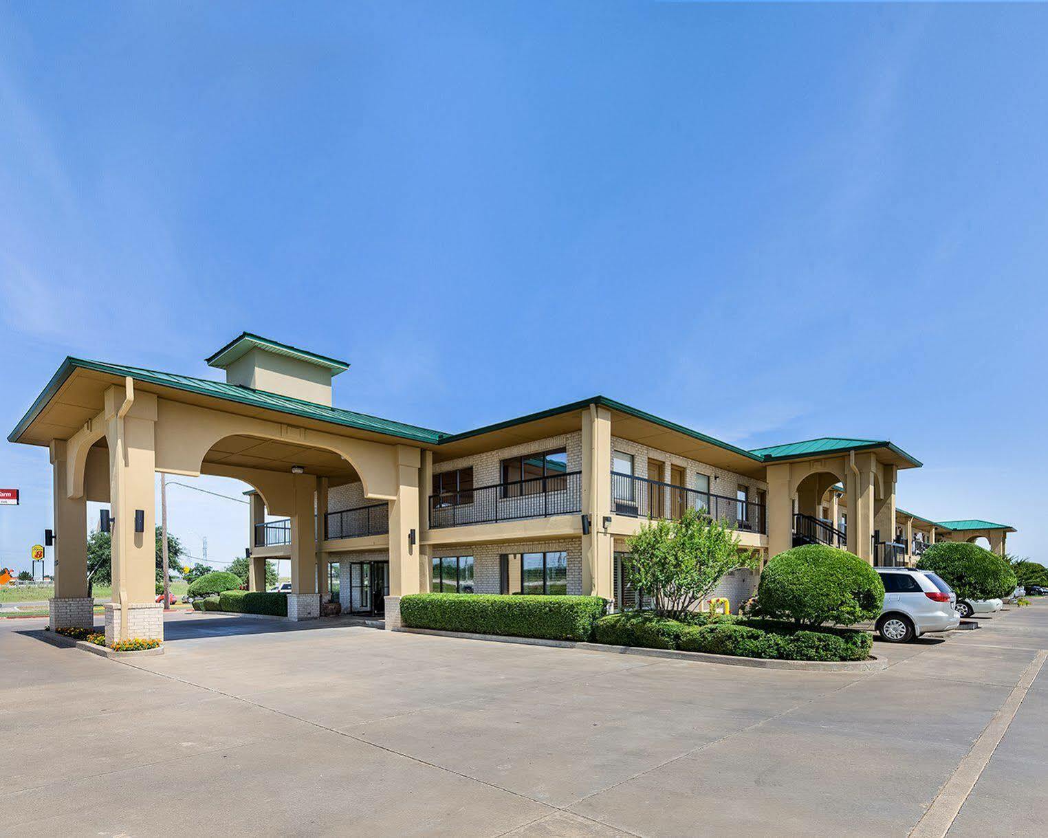 Quality Inn & Suites Абилин Екстериор снимка